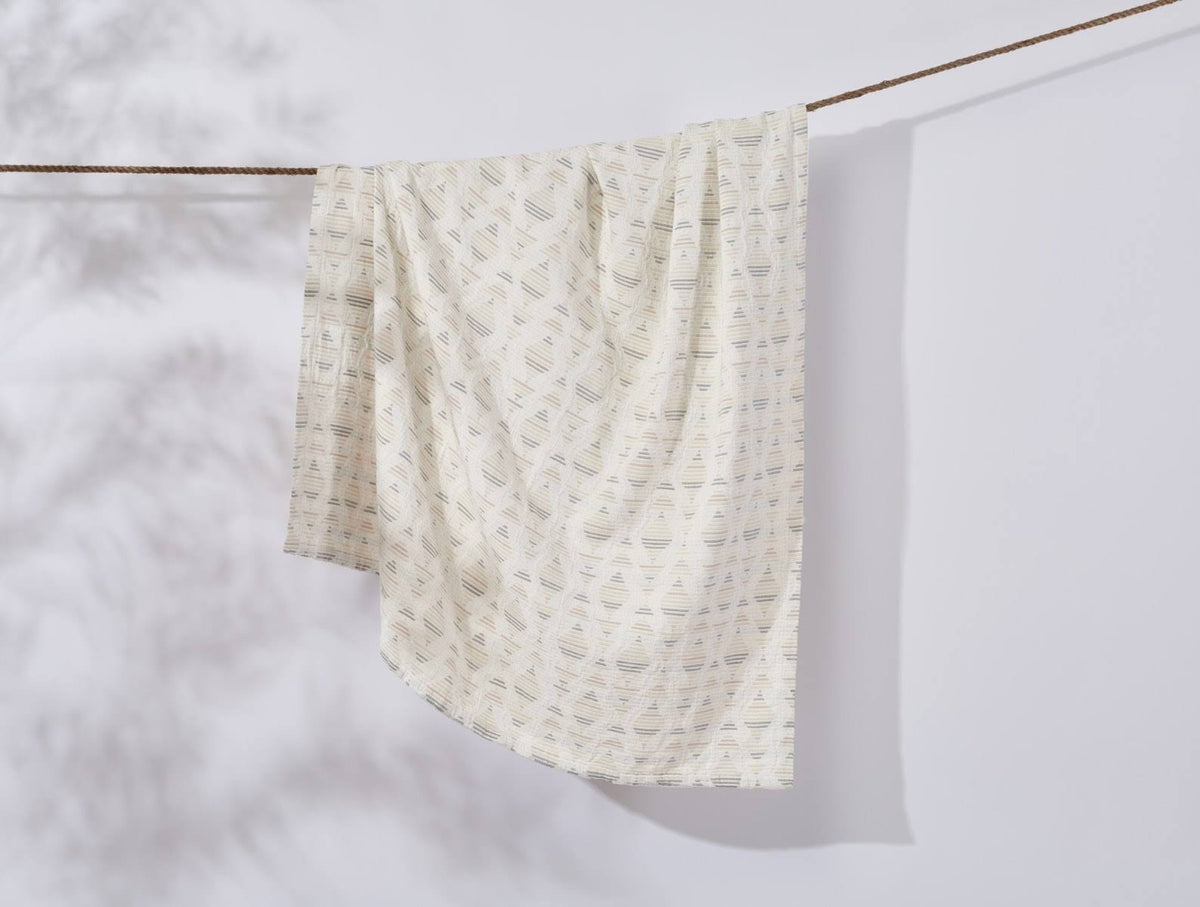 Organic Matelasse Throw J9276