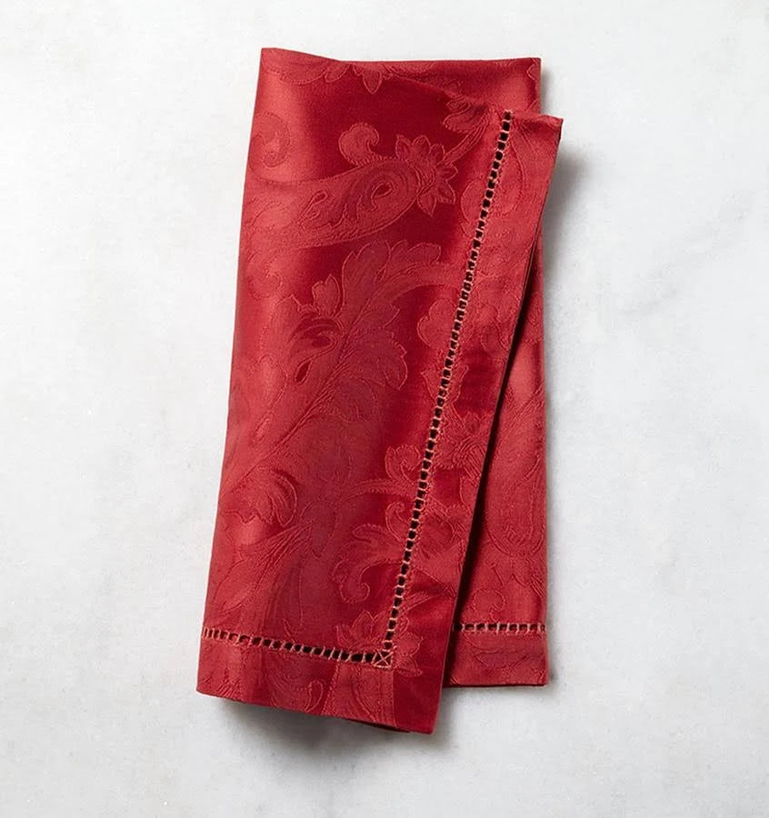 Garnet Table Linens W166