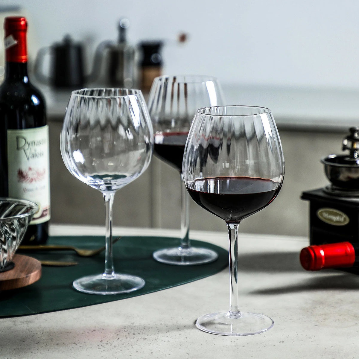 Ribbed Optic Wine Glasses set of 4 O74158