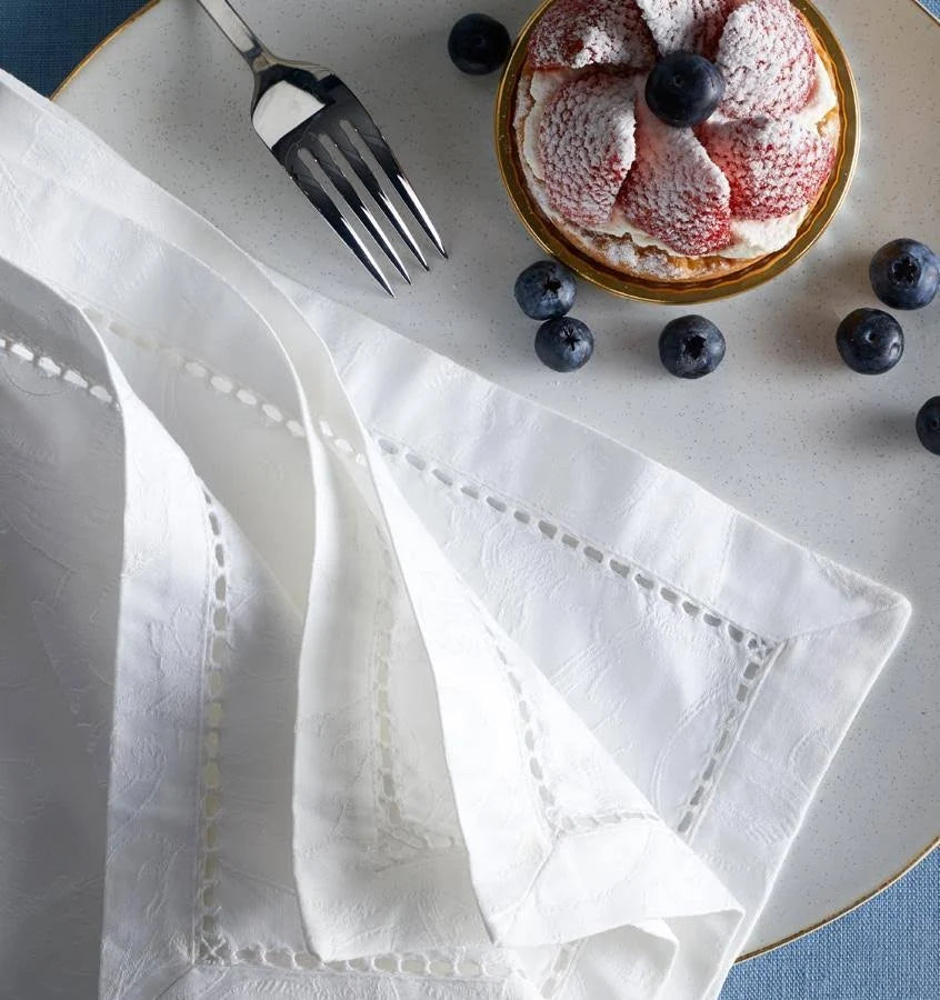 Garnet Table Linens W166