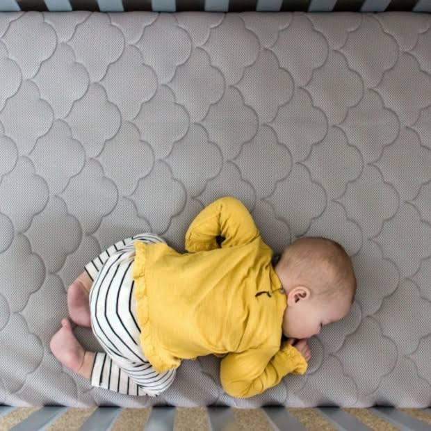 Waterproof Breathable Crib Mattress in Moonlight Grey S72127