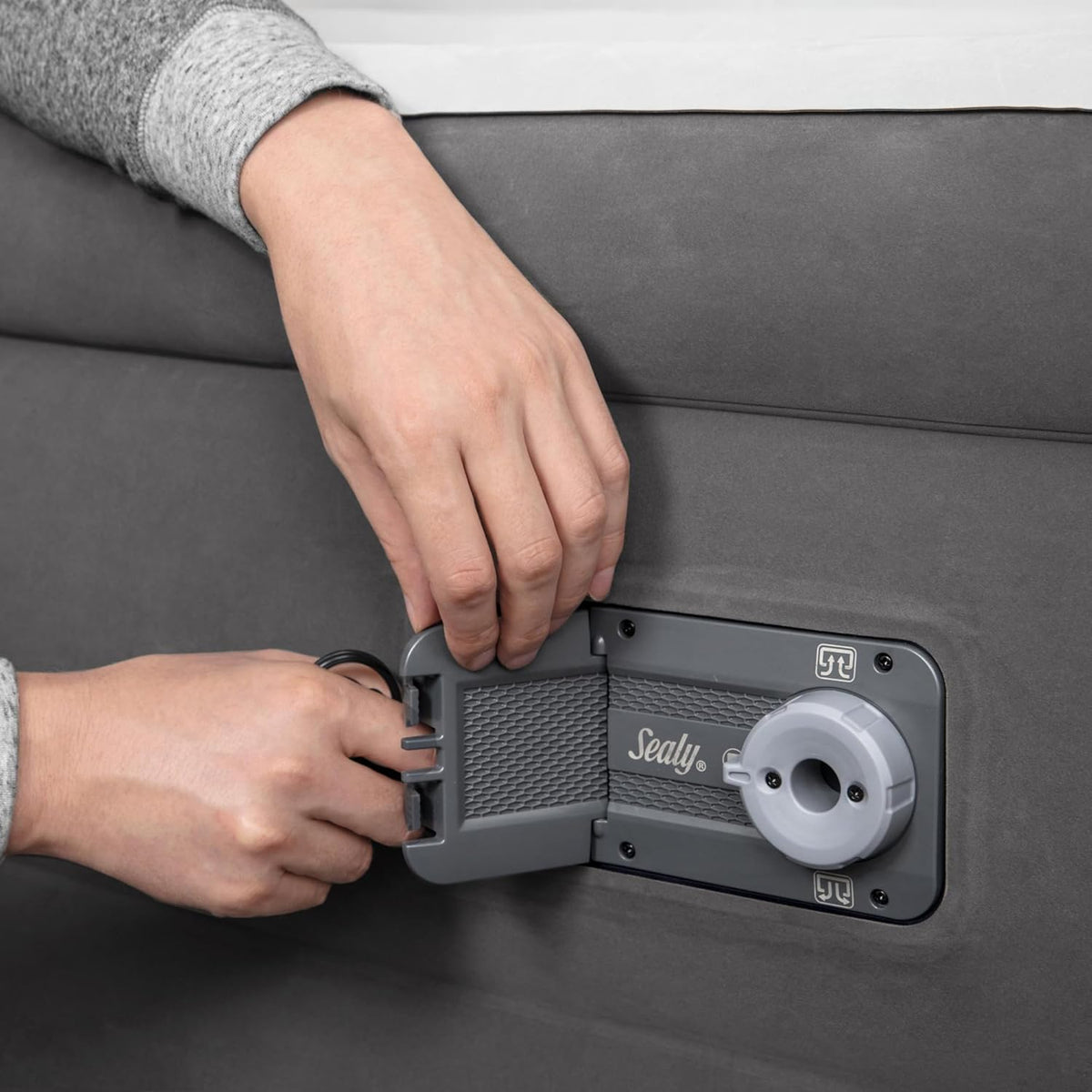 Queen Built-in AC Pump Airbed P6366