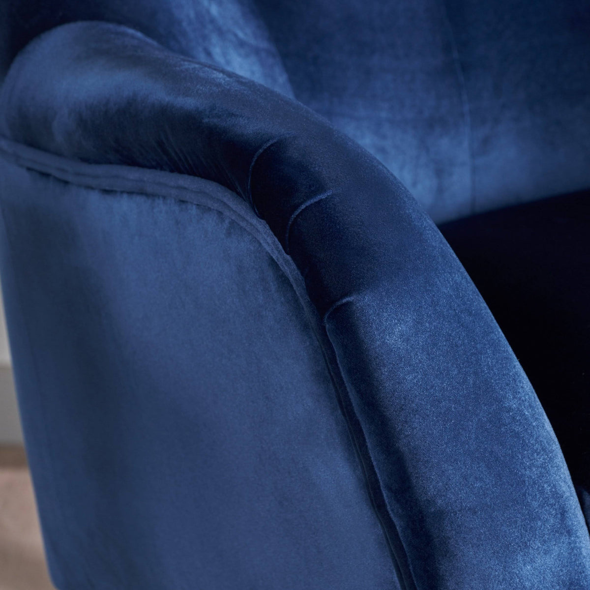 Light Lavender Velvet Arm Chair X54607