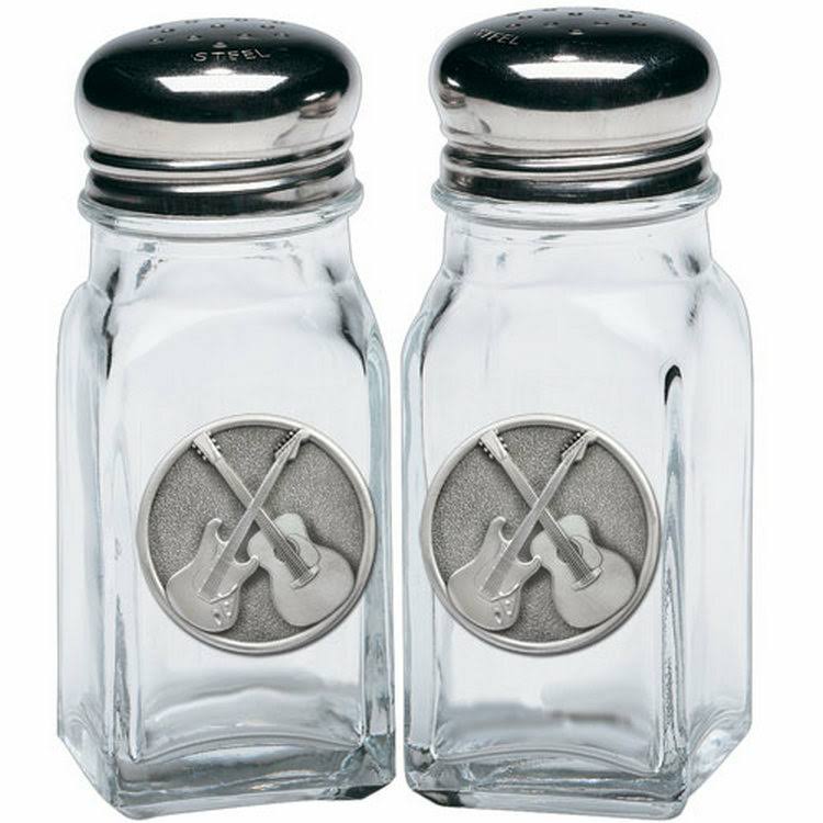 Salt & Pepper Shakers I512