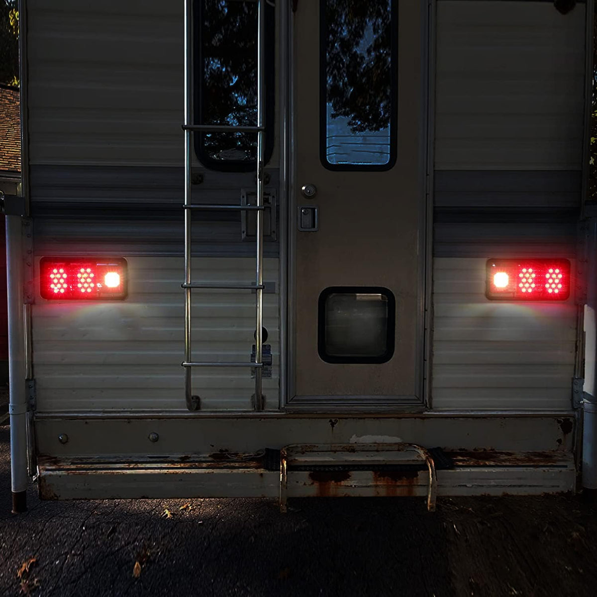 2Pcs LED Trailer Tail Lights with Black Base F384135