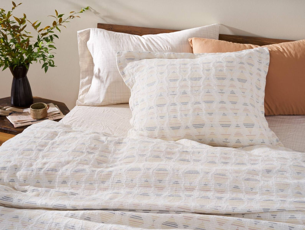 Organic Matelasse Throw J9276