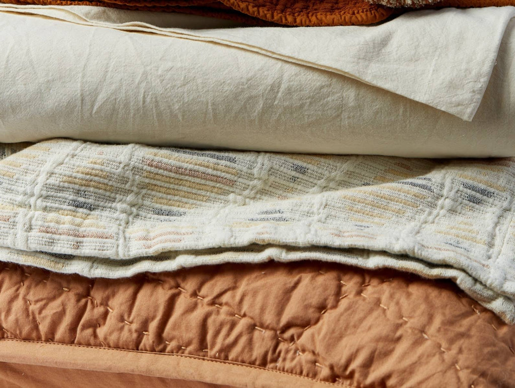 Organic Matelasse Throw J9276