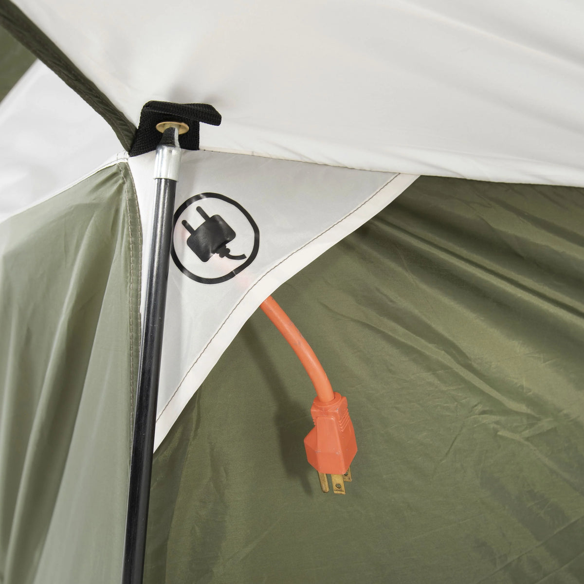 8 Person Camping Tent with Covered Entrance L5636