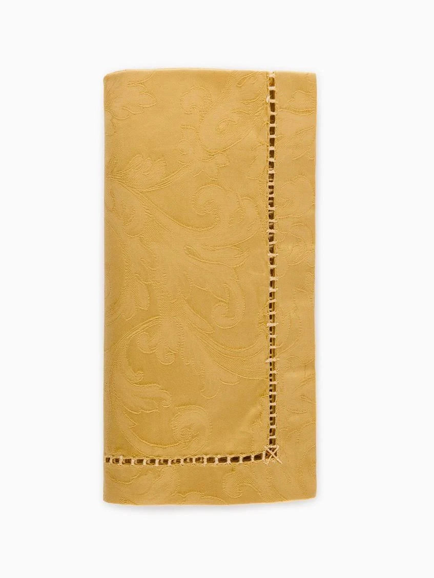 Garnet Table Linens W166