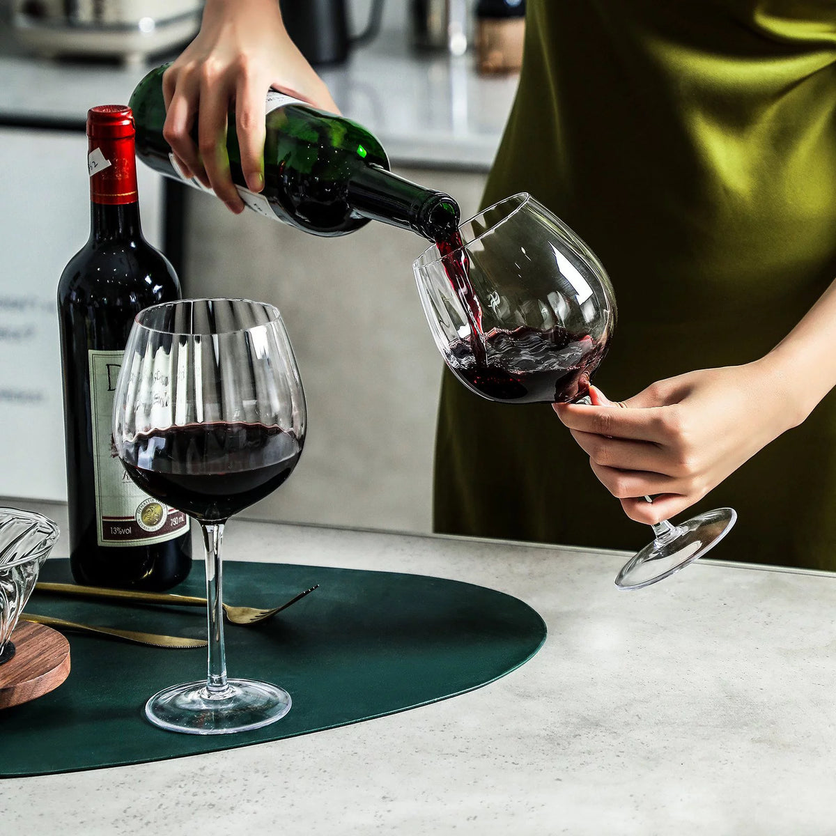 Ribbed Optic Wine Glasses set of 4 O74158